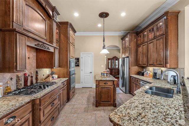 1053 Fawn Hollow, Bossier City, LA 71111