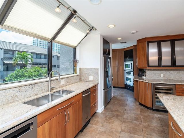 33 Port Side Drive 33C, Fort Lauderdale, FL 33316