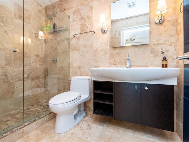 33 Port Side Drive 33C, Fort Lauderdale, FL 33316