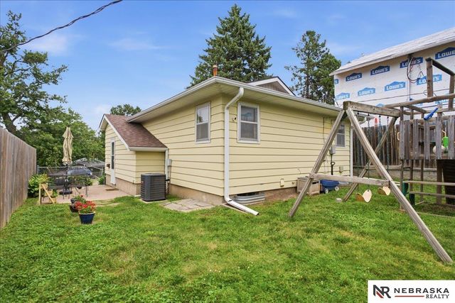 6311 Parker Street, Omaha, NE 68104