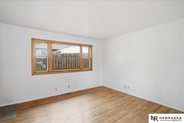 6311 Parker Street, Omaha, NE 68104