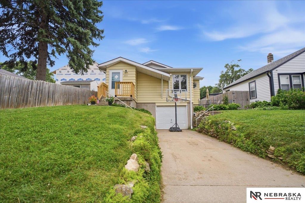 6311 Parker Street, Omaha, NE 68104