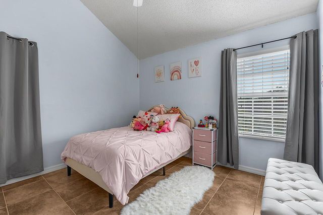 1965 Westminster Circle 6, Vero Beach, FL 32966
