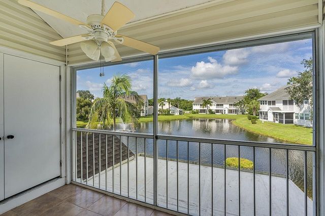1965 Westminster Circle 6, Vero Beach, FL 32966