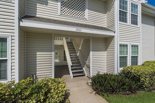 1965 Westminster Circle 6, Vero Beach, FL 32966