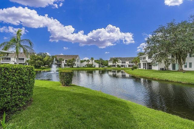 1965 Westminster Circle 6, Vero Beach, FL 32966