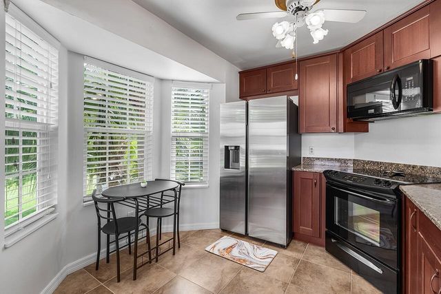 1965 Westminster Circle 6, Vero Beach, FL 32966