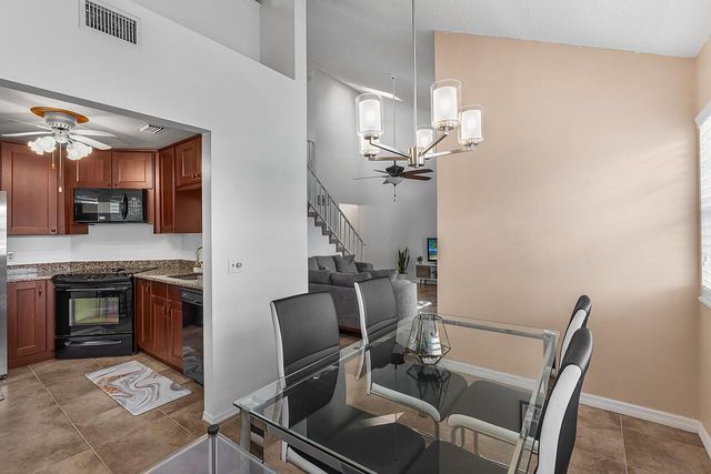 1965 Westminster Circle 6, Vero Beach, FL 32966