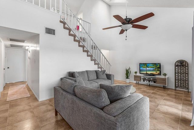 1965 Westminster Circle 6, Vero Beach, FL 32966