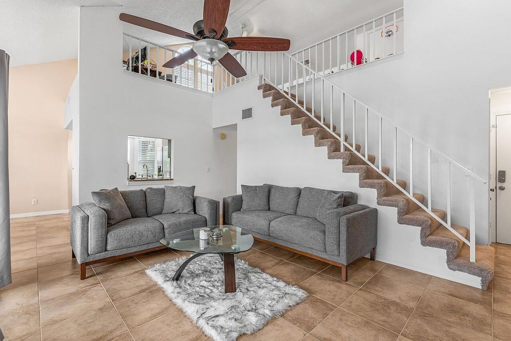 1965 Westminster Circle 6, Vero Beach, FL 32966