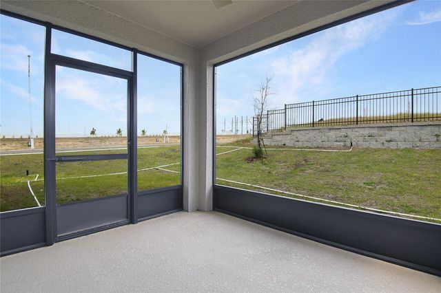 156 FLAG LILLY LANE, Umatilla, FL 32784