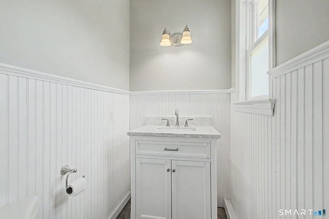 19 Governors Lane, Bethel, CT 06801
