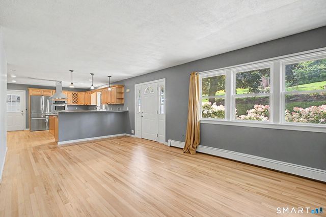 19 Governors Lane, Bethel, CT 06801