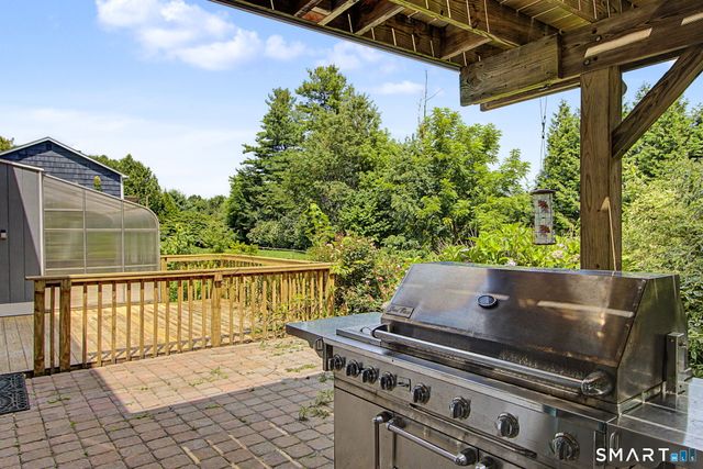 19 Governors Lane, Bethel, CT 06801
