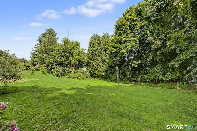 19 Governors Lane, Bethel, CT 06801