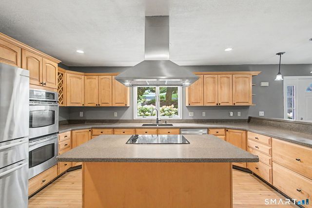 19 Governors Lane, Bethel, CT 06801