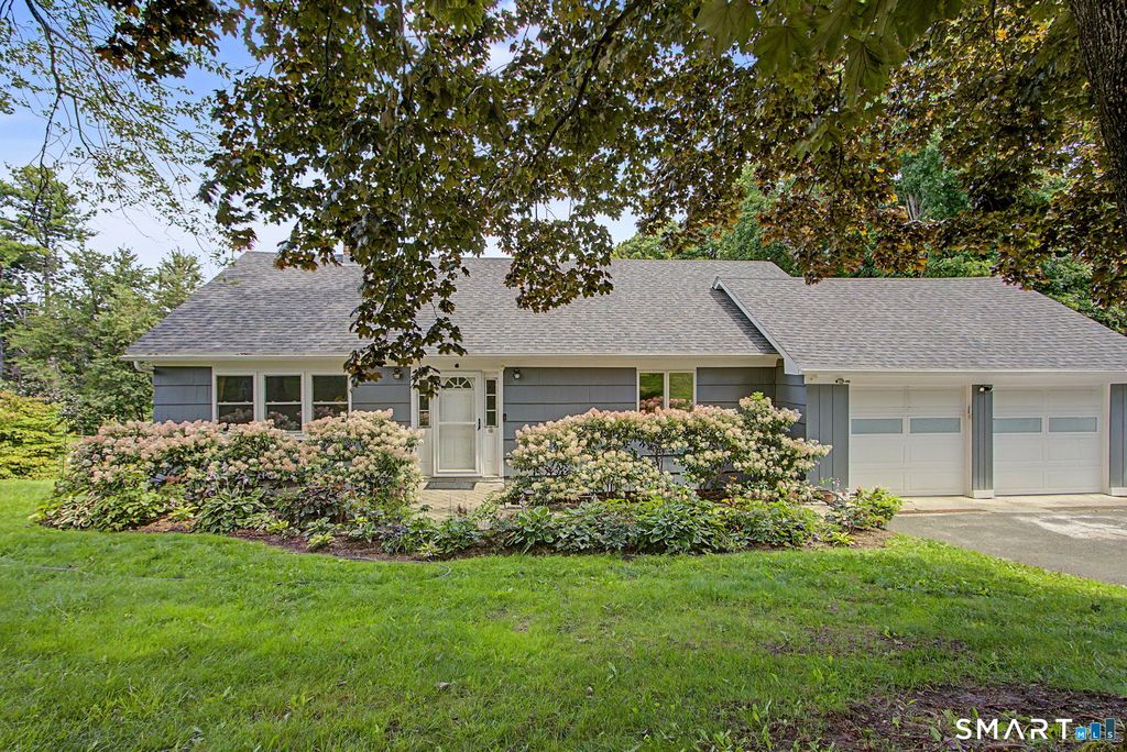 19 Governors Lane, Bethel, CT 06801