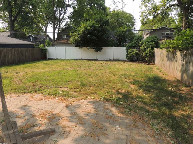 506 Hawthorn Avenue, Royal Oak, MI 48067