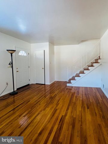 4901 FITCH PL NE, Washington, DC 20019