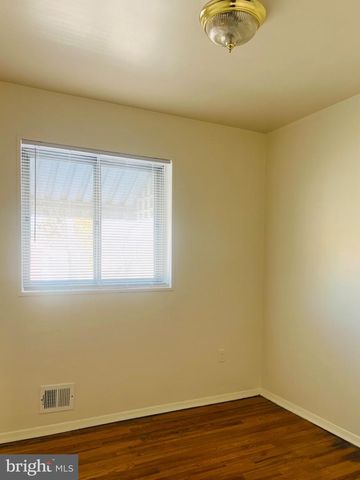 4901 FITCH PL NE, Washington, DC 20019