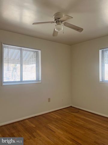 4901 FITCH PL NE, Washington, DC 20019