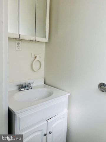 4901 FITCH PL NE, Washington, DC 20019