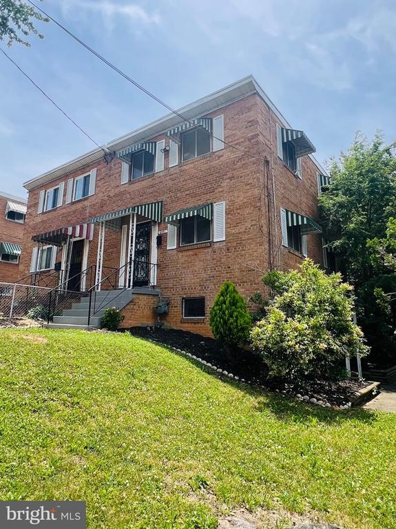 4901 FITCH PL NE, Washington, DC 20019