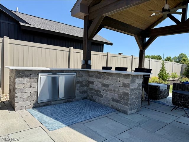 9154 Pleasant Ridge Circle, North Ridgeville, OH 44039