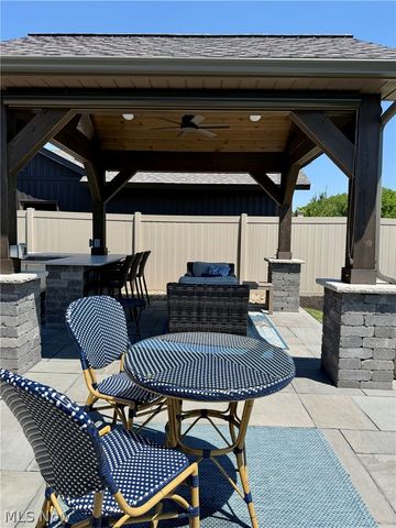 9154 Pleasant Ridge Circle, North Ridgeville, OH 44039