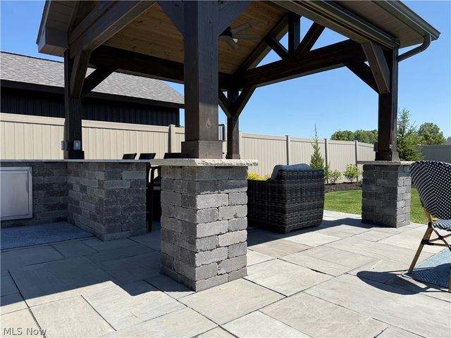 9154 Pleasant Ridge Circle, North Ridgeville, OH 44039