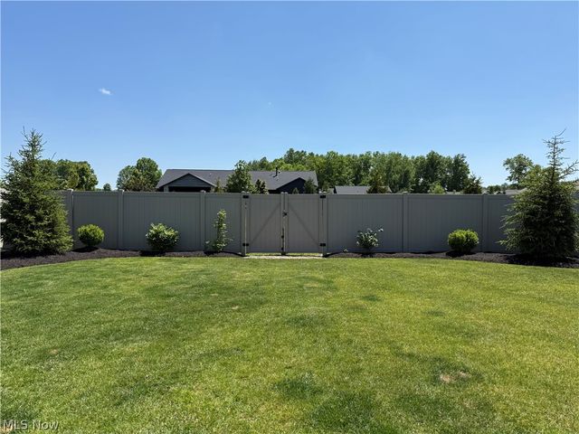 9154 Pleasant Ridge Circle, North Ridgeville, OH 44039