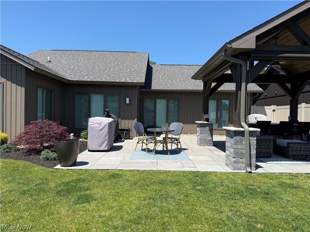 9154 Pleasant Ridge Circle, North Ridgeville, OH 44039