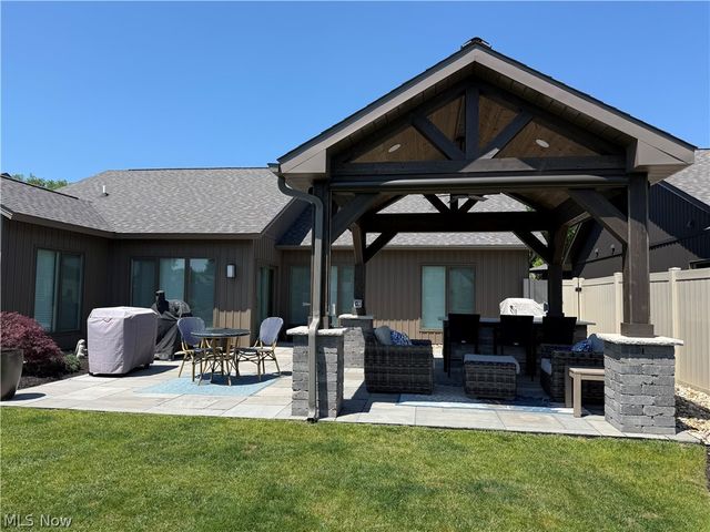 9154 Pleasant Ridge Circle, North Ridgeville, OH 44039