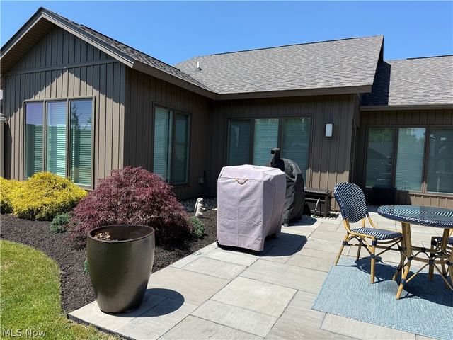 9154 Pleasant Ridge Circle, North Ridgeville, OH 44039