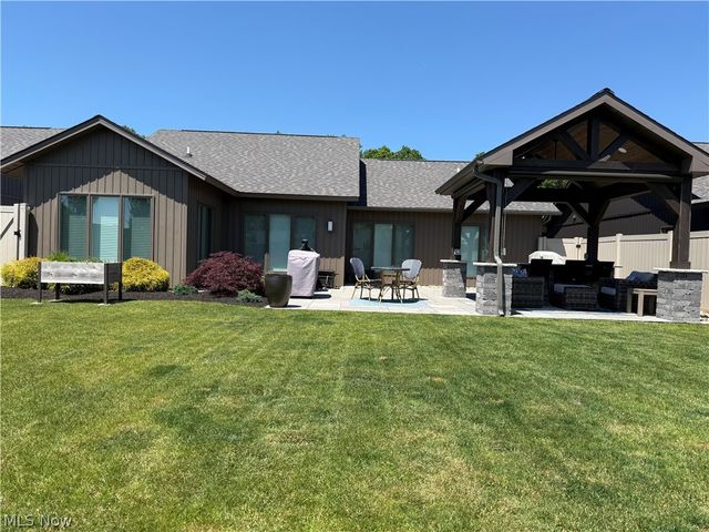 9154 Pleasant Ridge Circle, North Ridgeville, OH 44039