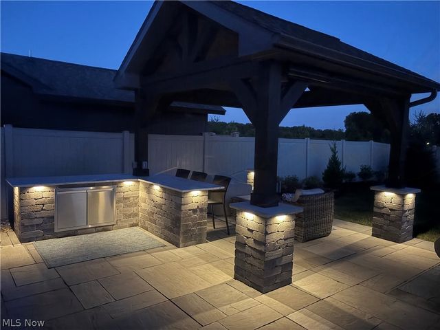 9154 Pleasant Ridge Circle, North Ridgeville, OH 44039