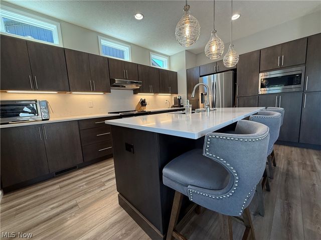 9154 Pleasant Ridge Circle, North Ridgeville, OH 44039