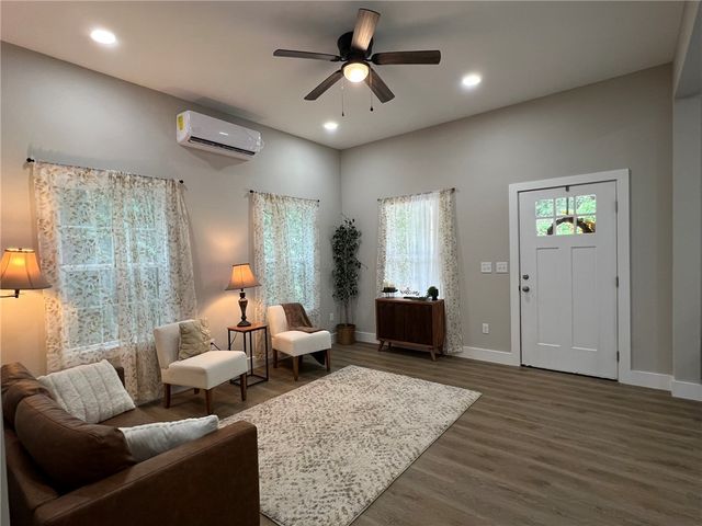 307 Hunter Street, Seneca, SC 29678