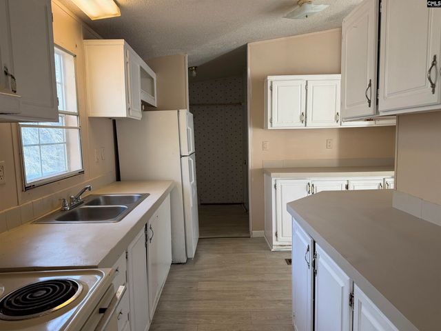 6726 E Peach Road, Ridgeway, SC 29130