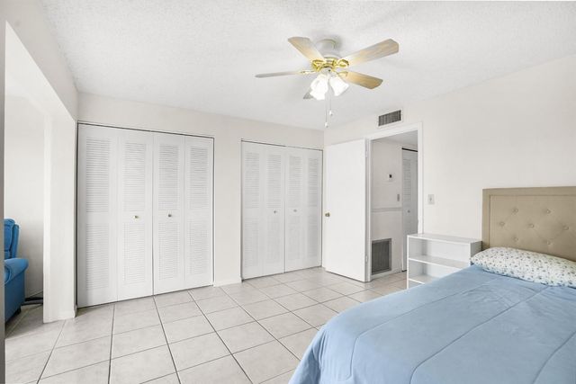9081 Sunrise Lakes Blvd 214, Sunrise, FL 33322