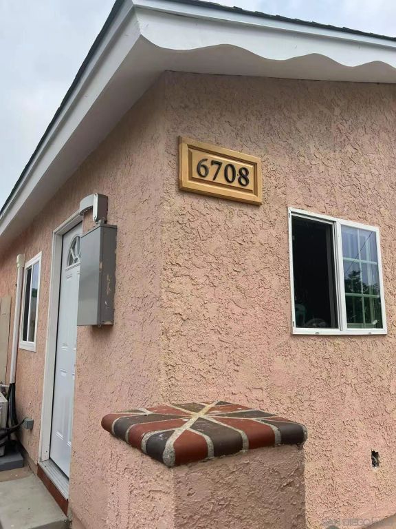 6708 Barnhurst, San Diego, CA 92117