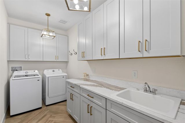 914 SIGNET DRIVE, Apollo Beach, FL 33572