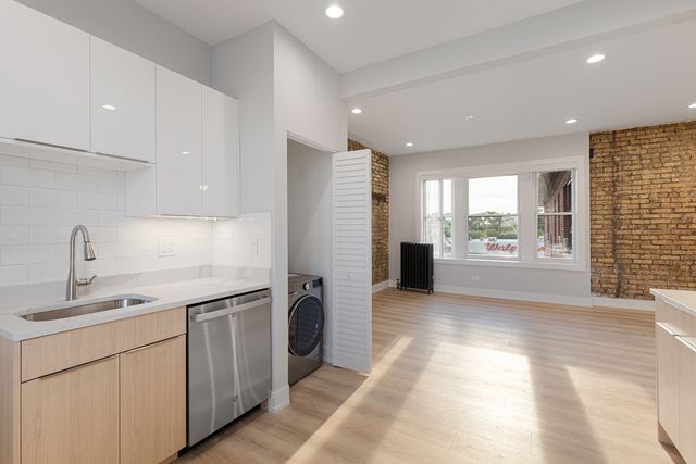 7423 N Clark Street 2, Chicago, IL 60626