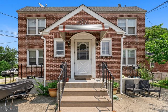 220-222 TAYLOR AVE, Essington, PA 19029