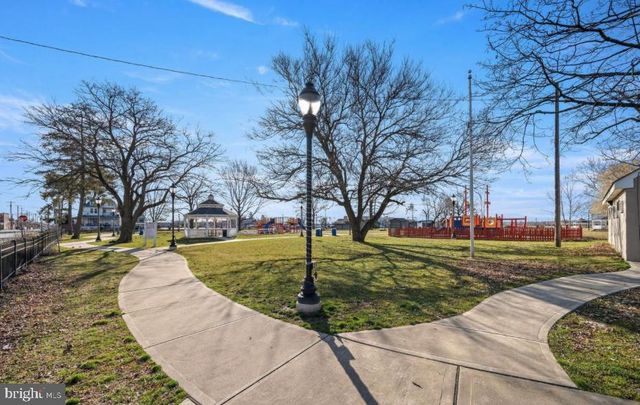 220-222 TAYLOR AVE, Essington, PA 19029