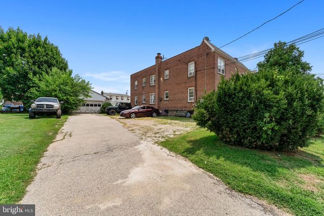 220-222 TAYLOR AVE, Essington, PA 19029