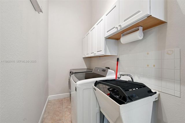 8100 SW 179th St, Palmetto Bay, FL 33157