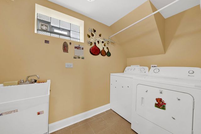 6228 S Menard Avenue, Chicago, IL 60638
