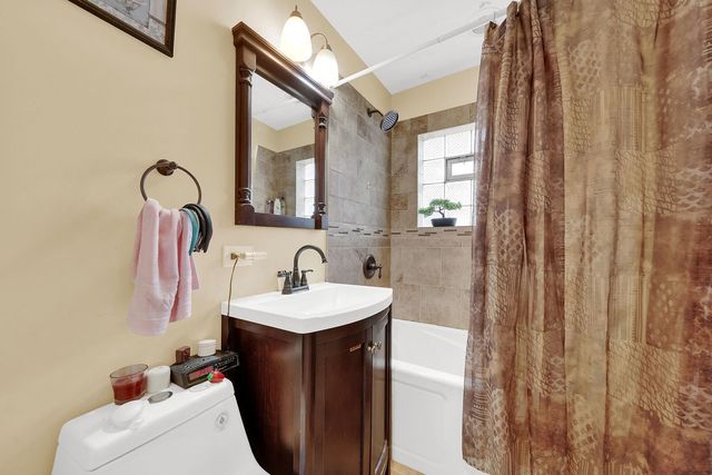 6228 S Menard Avenue, Chicago, IL 60638