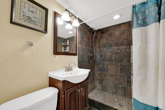 6228 S Menard Avenue, Chicago, IL 60638